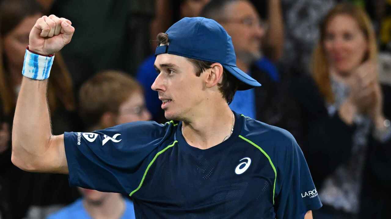  Highlights: De Minaur wins gruelling battle with Draper in Paris, climbs into Turin cut 