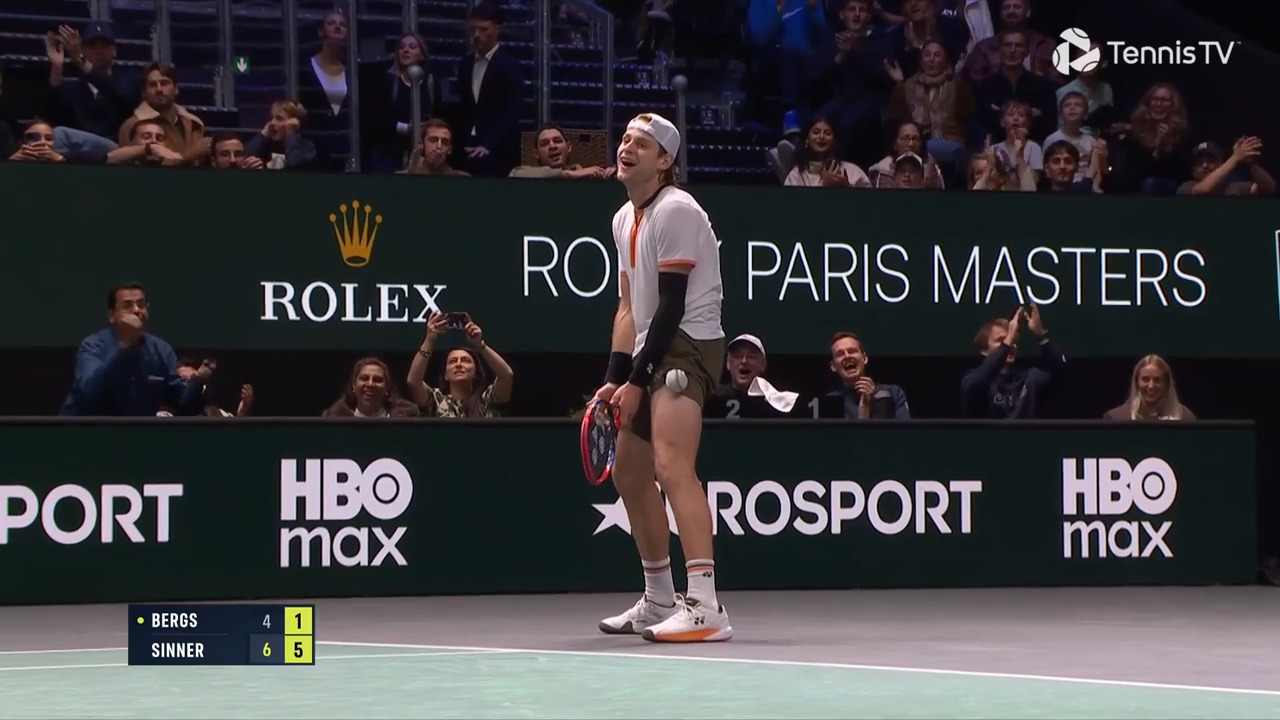 Hot Shot: 'Almost!' Bergs cannot believe he let Sinner win this point in Paris 2025!