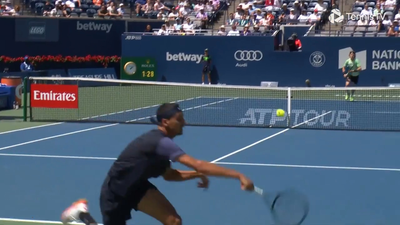 Hot Shot: ¿Tenis o squash? Sonego inventa un golpe ante Rublev en Toronto