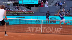Hot Shot: Evans Curls One By Zverev