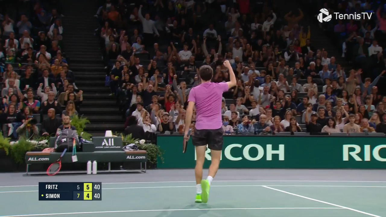 Hot Shot: Simon's Scramble Raises The Roof In Paris