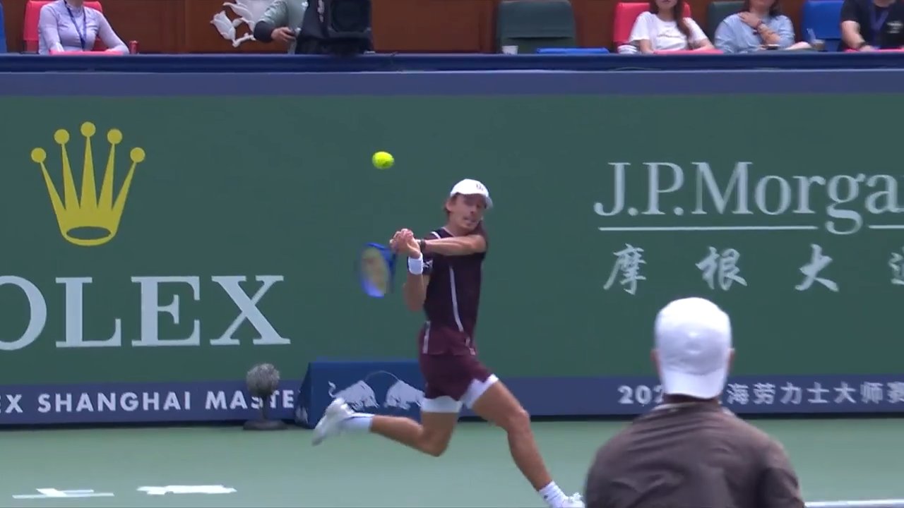 Hot Shot: De Minaur's court-coverage on full display in Shanghai 2026!
