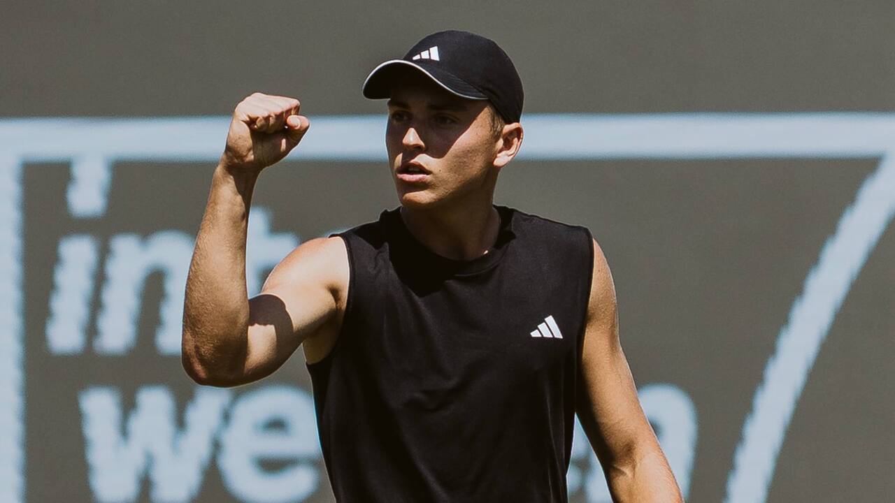 Hot Shot: #NextGenATP Engel saves break point in style in Stuttgart