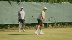 Federer's First Halle Practice: Was That a Two-Handed Backhand?!