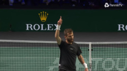 Hot Shot: 'Exhibition' mode on! Moutet fires up crowd in Paris 2025