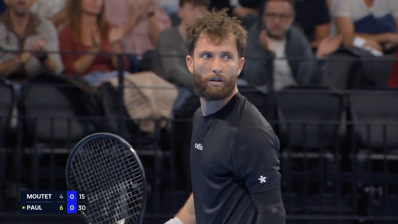 Hot Shot: 'Clever & enchanting' Moutet swivels and angles special forehand in Lyon 2026