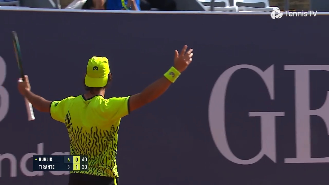Hot Shot: How to deal with Bublik's magic? Tirante shows how in Kitzbuhel 