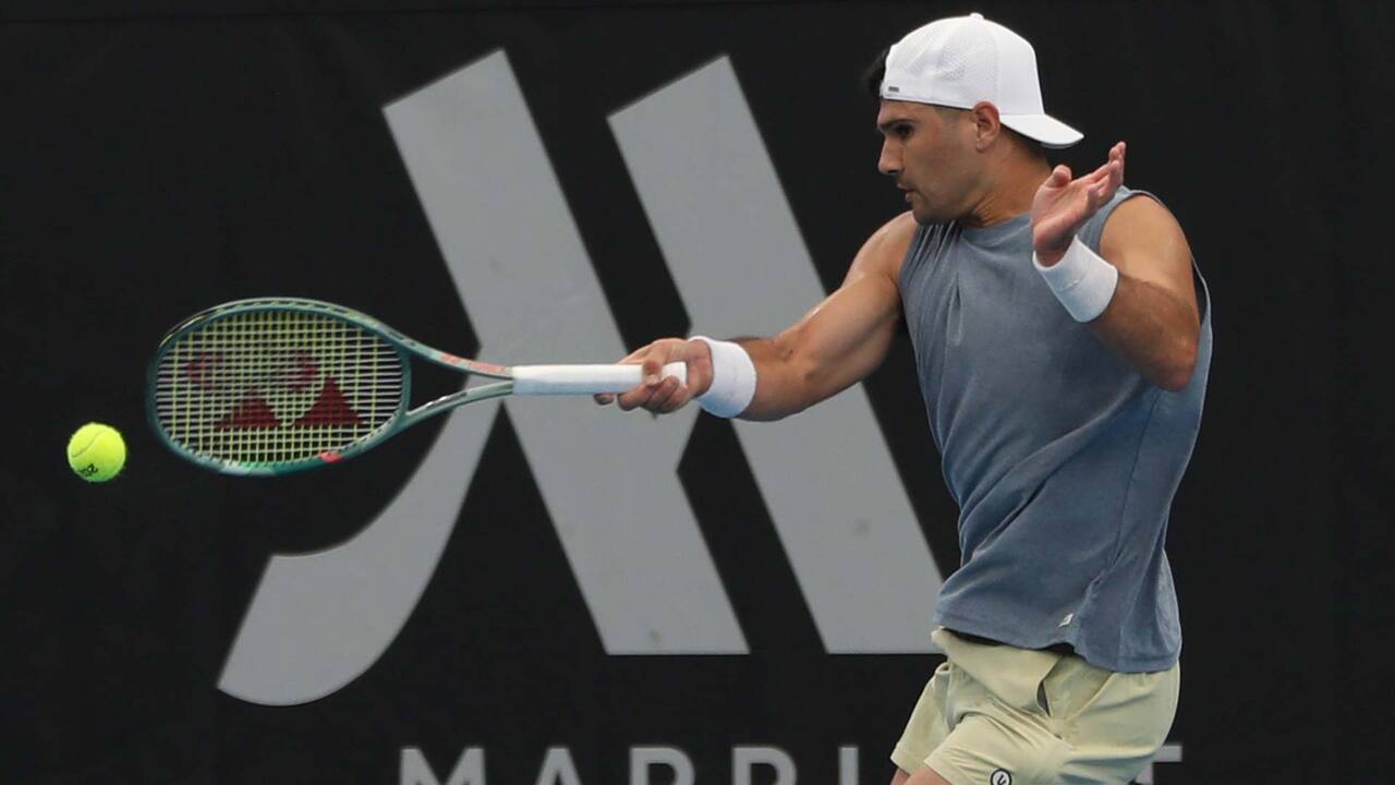 Highlights: Giron ousts home hope Vukic in Adelaide battle