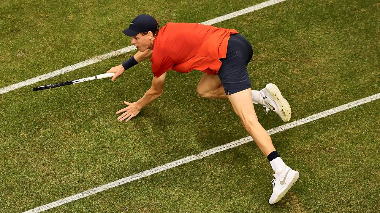 'Easily one of the shots of the season!' Sinner's sensational dive in Halle