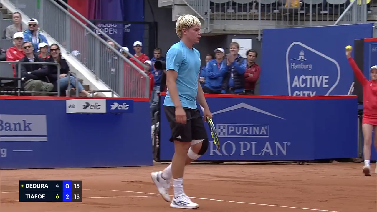 Hot Shot: #NextGenATP Dedura leaves Tiafoe laughing after this Hamburg 2026 point