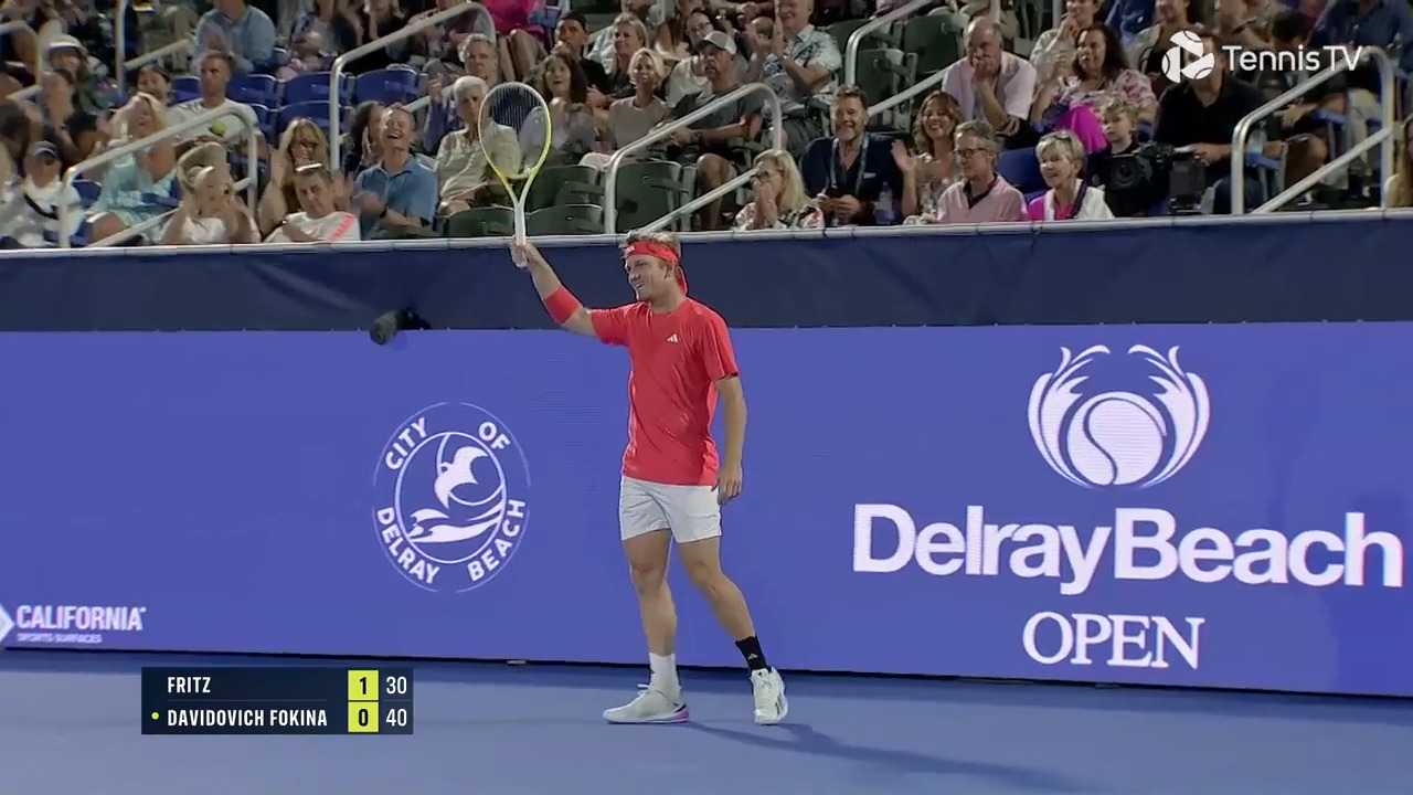 Hot Shot: Davidovich Fokina finds perfect lob in Delray Beach
