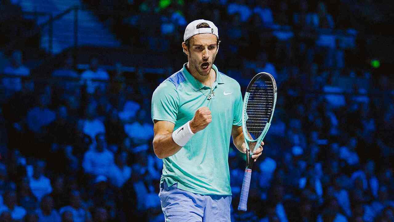 Hot Shot: Musetti crafts incredible lob vs. Draper in Vienna