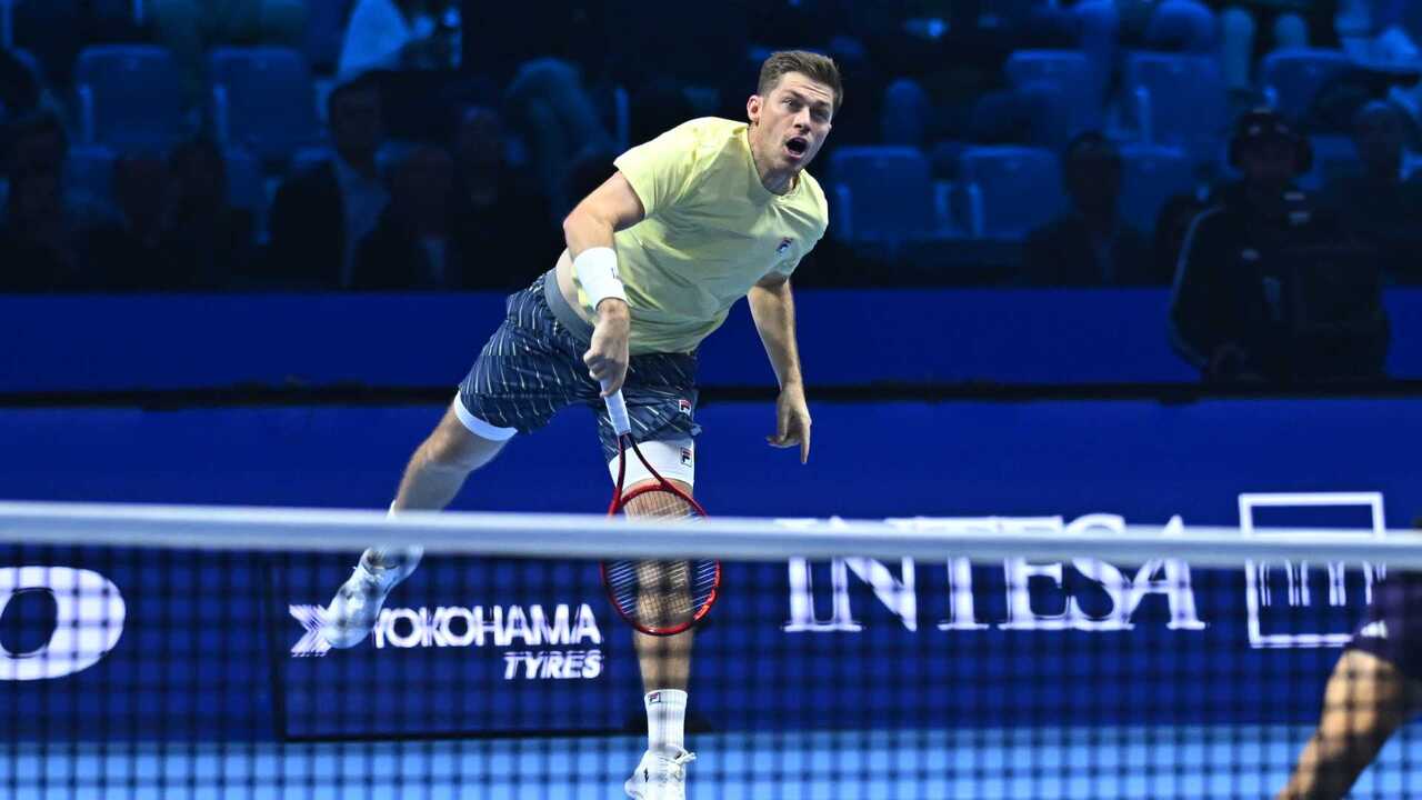Hot Shot: Boom! Skupski digs out of trouble in style in Turin