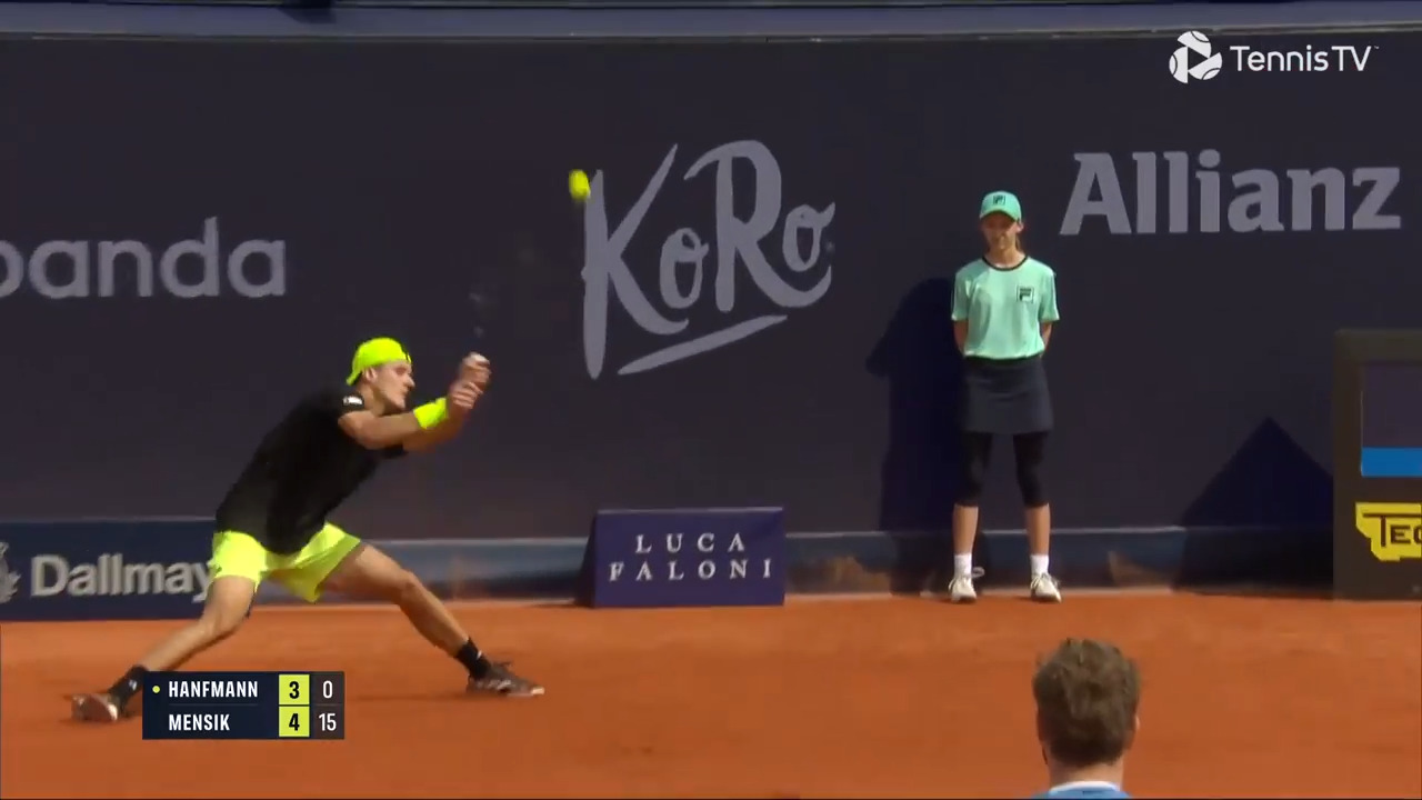 Hot Shot: Mensik's stretched stunner from the back fence in Munich