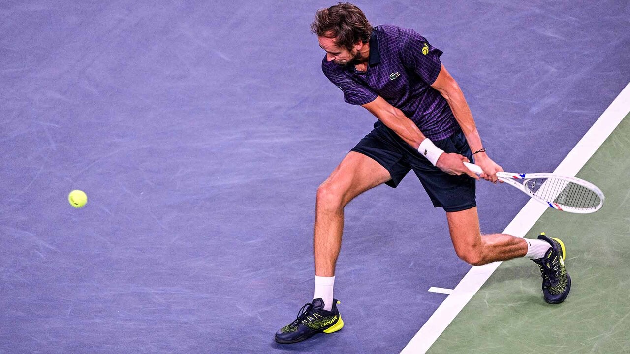 Hot Shot: Tien se topa con el muro de Medvedev en Shanghái