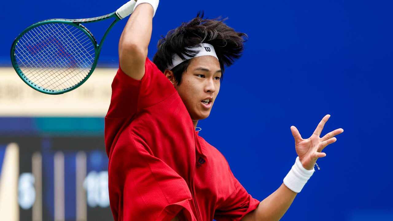 Hot Shot: Home hero Zhou hits banana-like forehand winner in Chengdu 2025 