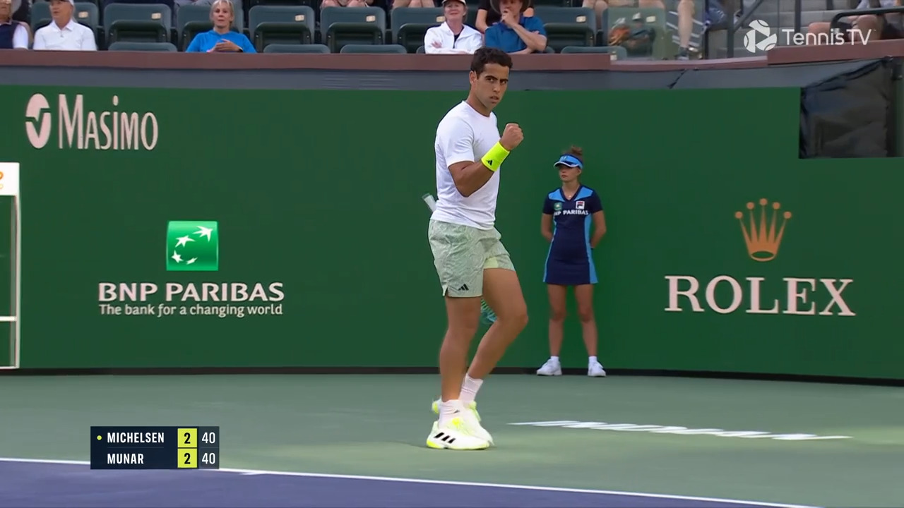 Hot Shot: Munar aquieta a Michelsen con este gran globo en Indian Wells