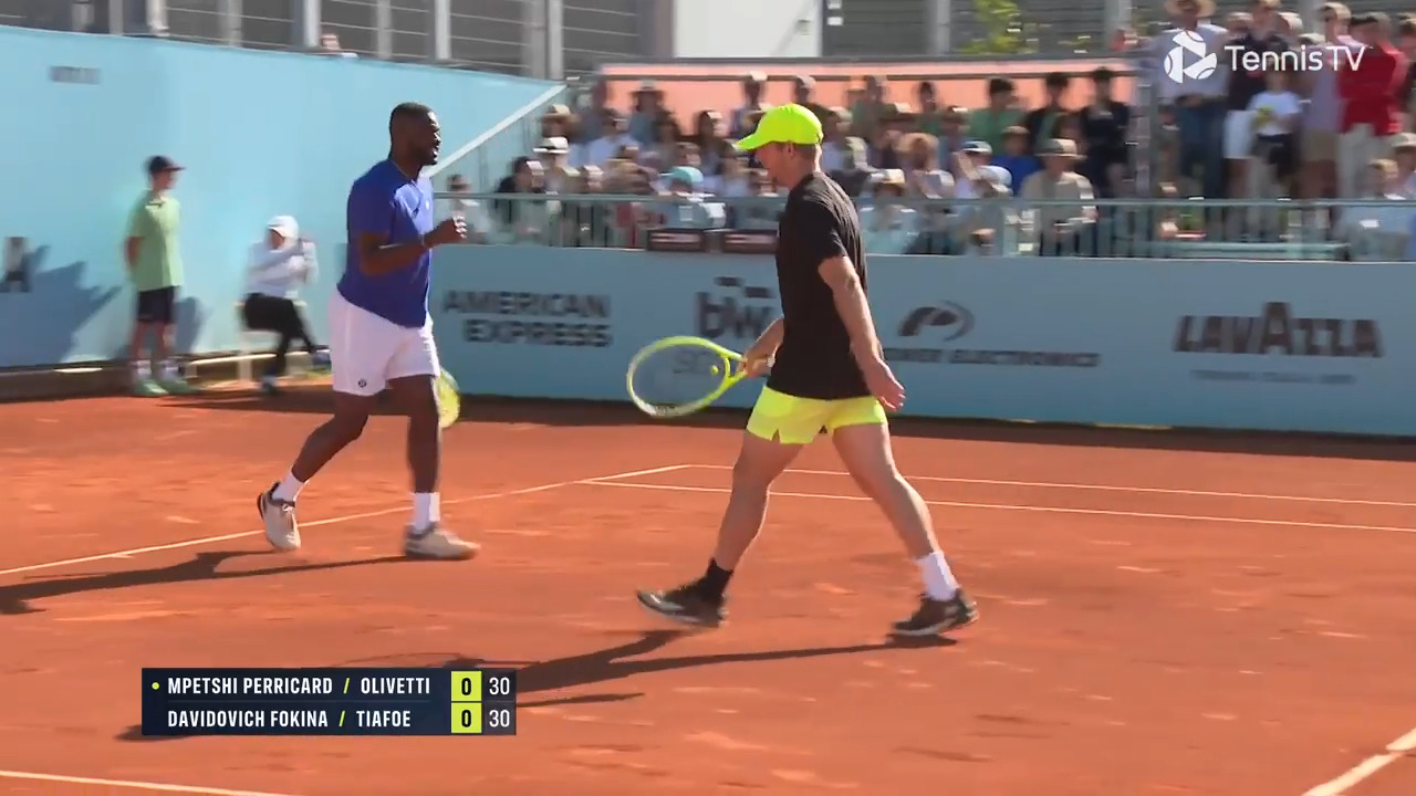 Hot Shot: Tiafoe & Davidovich Fokina clinch fun doubles point in Madrid