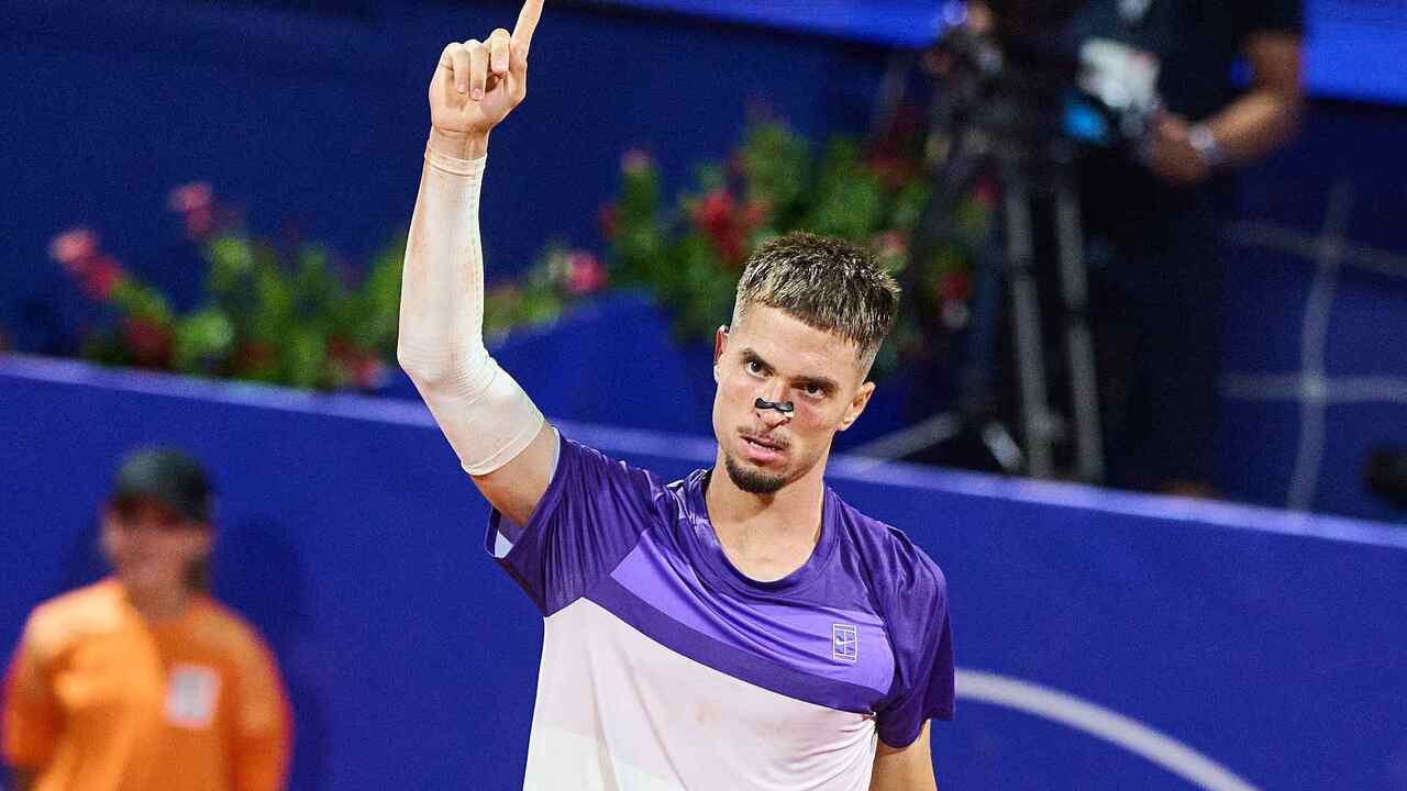 Hot Shot: 'How on earth has he won that point?' Prizmic's must-see effort in Umag
