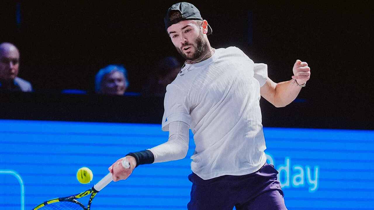 Hot Shot: 'Superb!' Fearnley survives 25-ball rally vs. Zverev in Vienna 2025