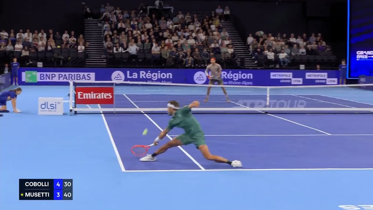 Hot Shot: Musetti's magical court-level point in Lyon 2026 SFs