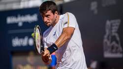 Hot Shot: 'Oh Goodness Me!' Martinez Punishes Backhand In Kitzbühel