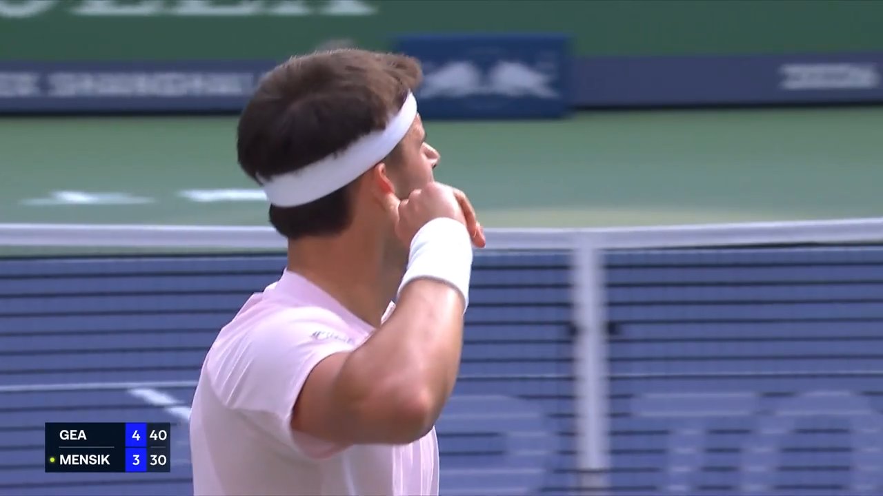 Hot Shot: Mensik's delightful break-point save in Shanghai 2026