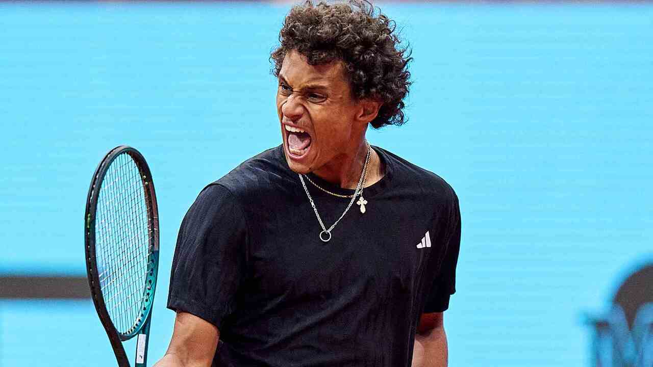 Hot Shot: Diallo still alive, but Dimitrov hits the deck in Madrid
