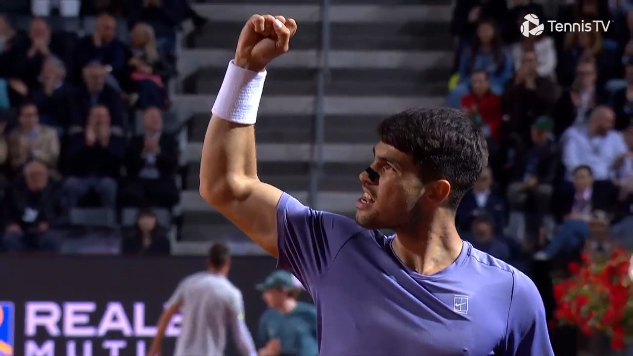 Hot Shot: Electric Alcaraz earns break in style in Rome