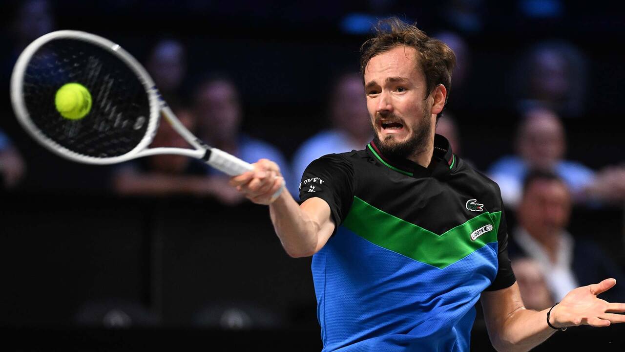 Vienna Open: Daniil Medvedev sets up Stefanos Tsitsipas semi-final