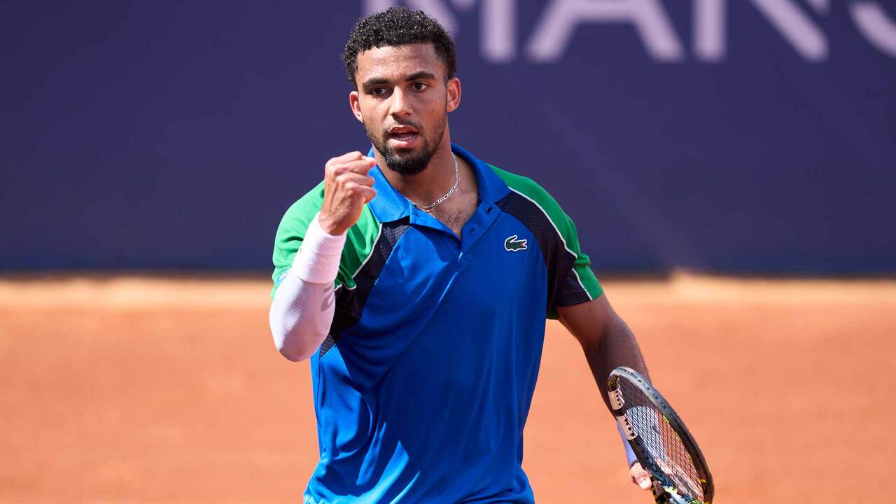Highlights: Fils charges into Barcelona QFs