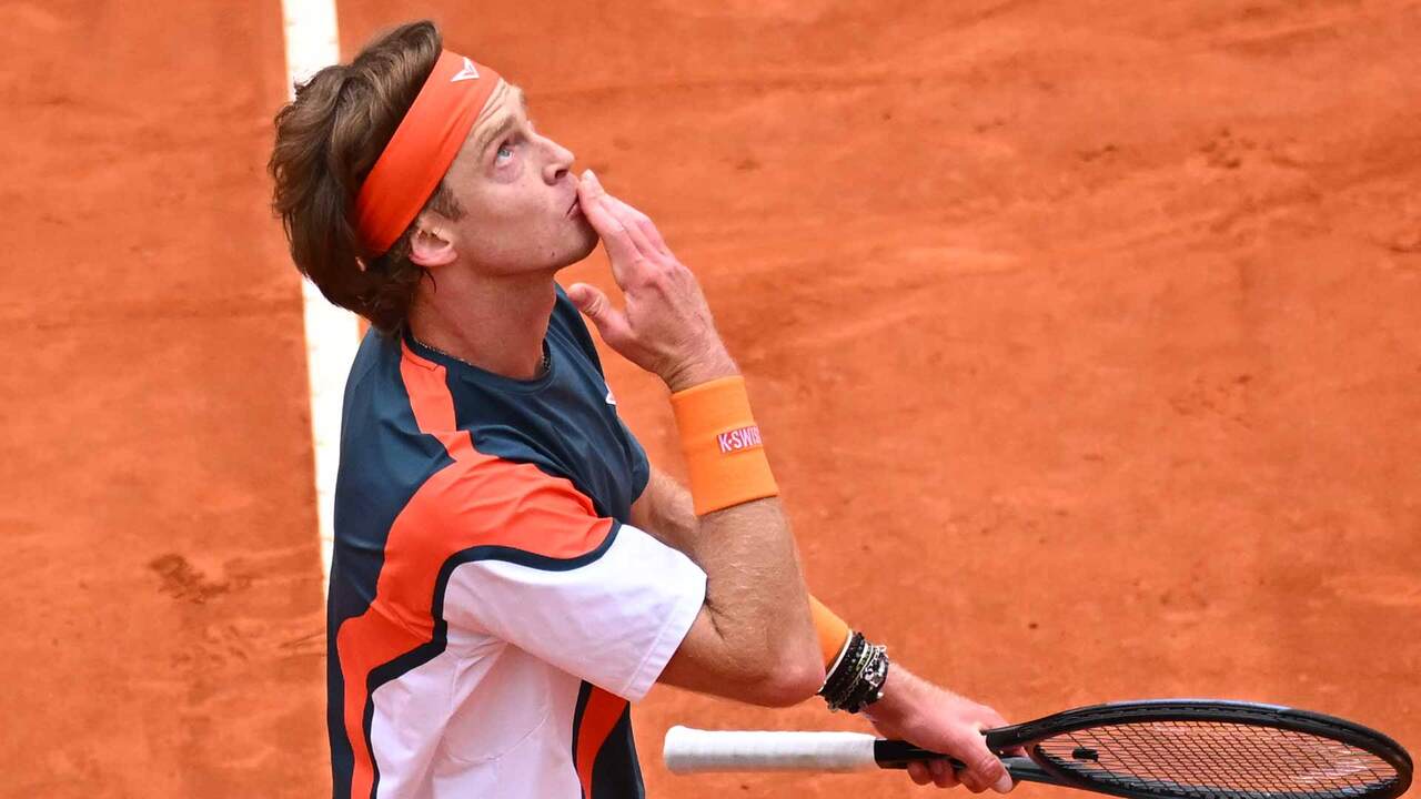 Highlights: Rublev begins clay season with Monfils win in Monte-Carlo 2025
