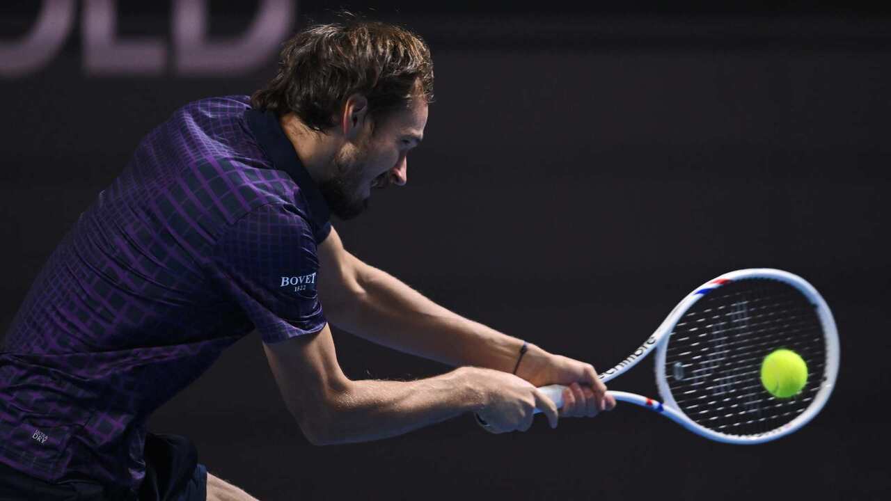 Hot Shot: Medvedev stuns Almaty with frozen-rope winner