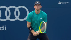 Hot Shot: Davidovich Fokina's charge closes the gap on Moutet's droper in Toronto 2025