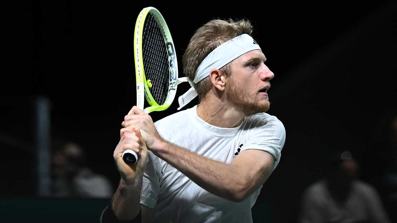 Hot Shot: Davidovich Fokina sorprende con su revés a Zverev en París 2025