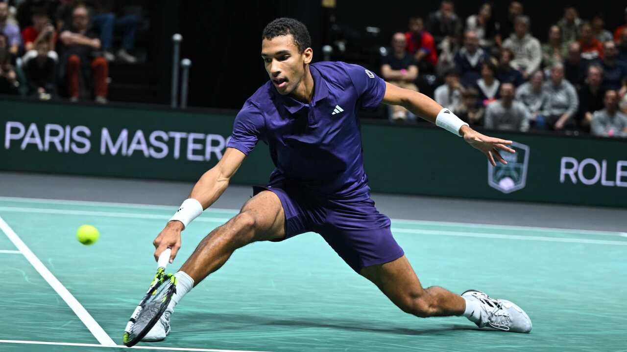 Hot Shot: 'I'm taller than you think,' says Auger-Aliassime after Paris 2025 dig