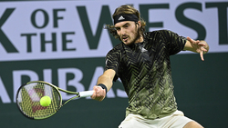 Hot Shot: Tsitsipas Rockets A Forehand Past De Minaur