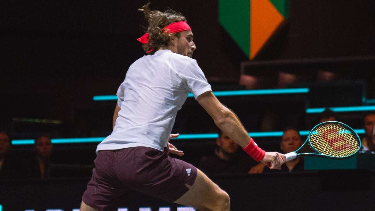 Hot Shot: Tsitsipas se luce con este toque en Róterdam