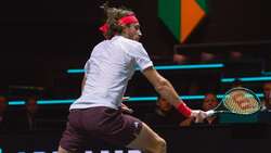 Hot Shot: Tsitsipas se luce con este toque en Róterdam