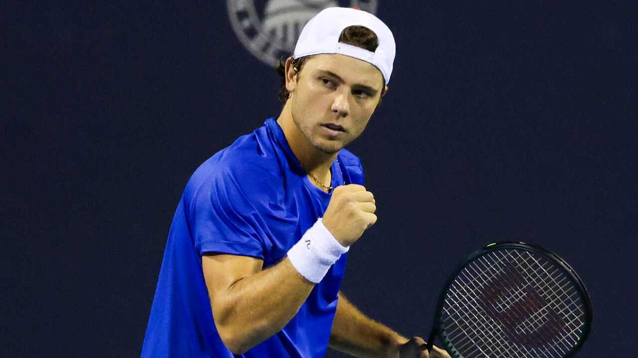 Hot Shot: Kovacevic lights up Washington with 'shot of the tournament' contender!