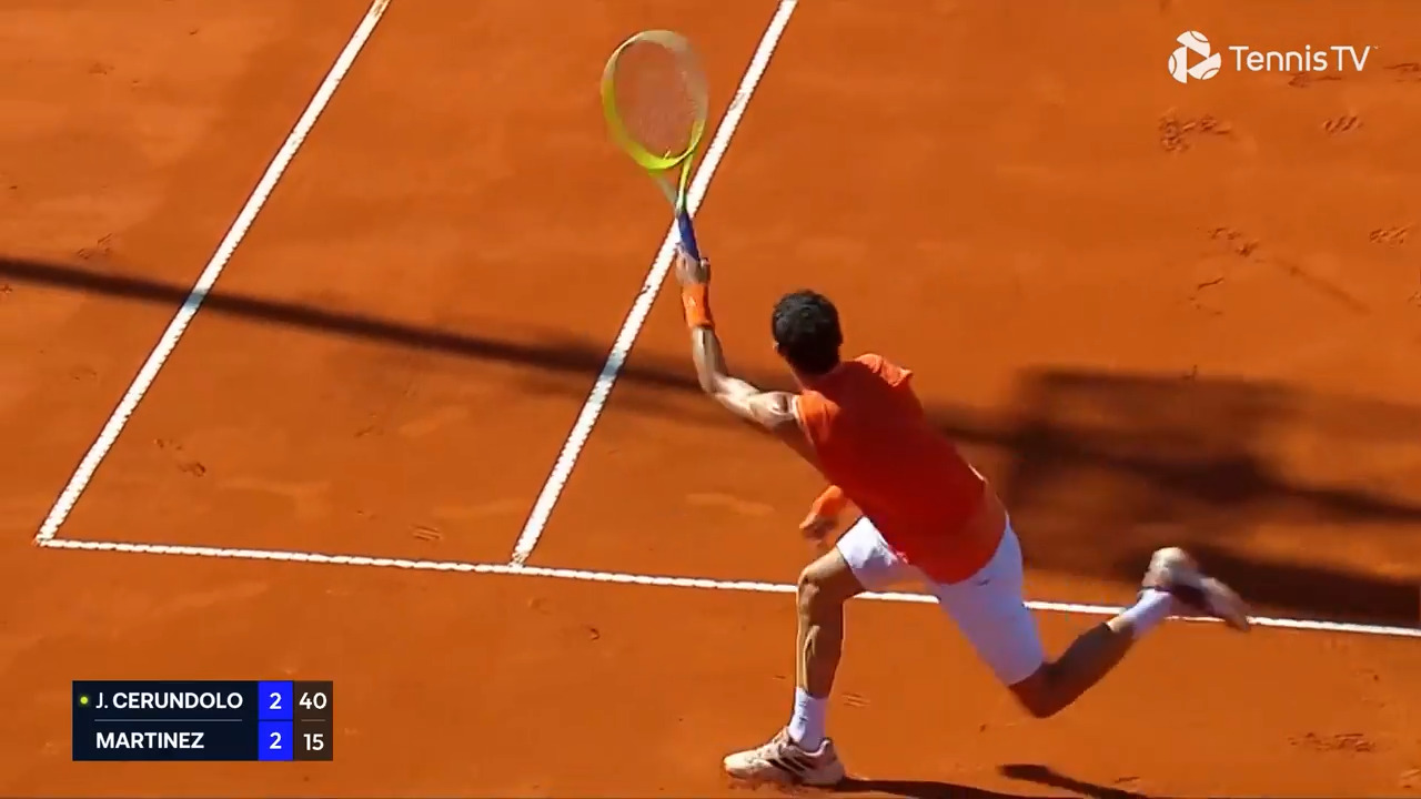 Hot Shot: Cerundolo's sliding stunner in Buenos Aires