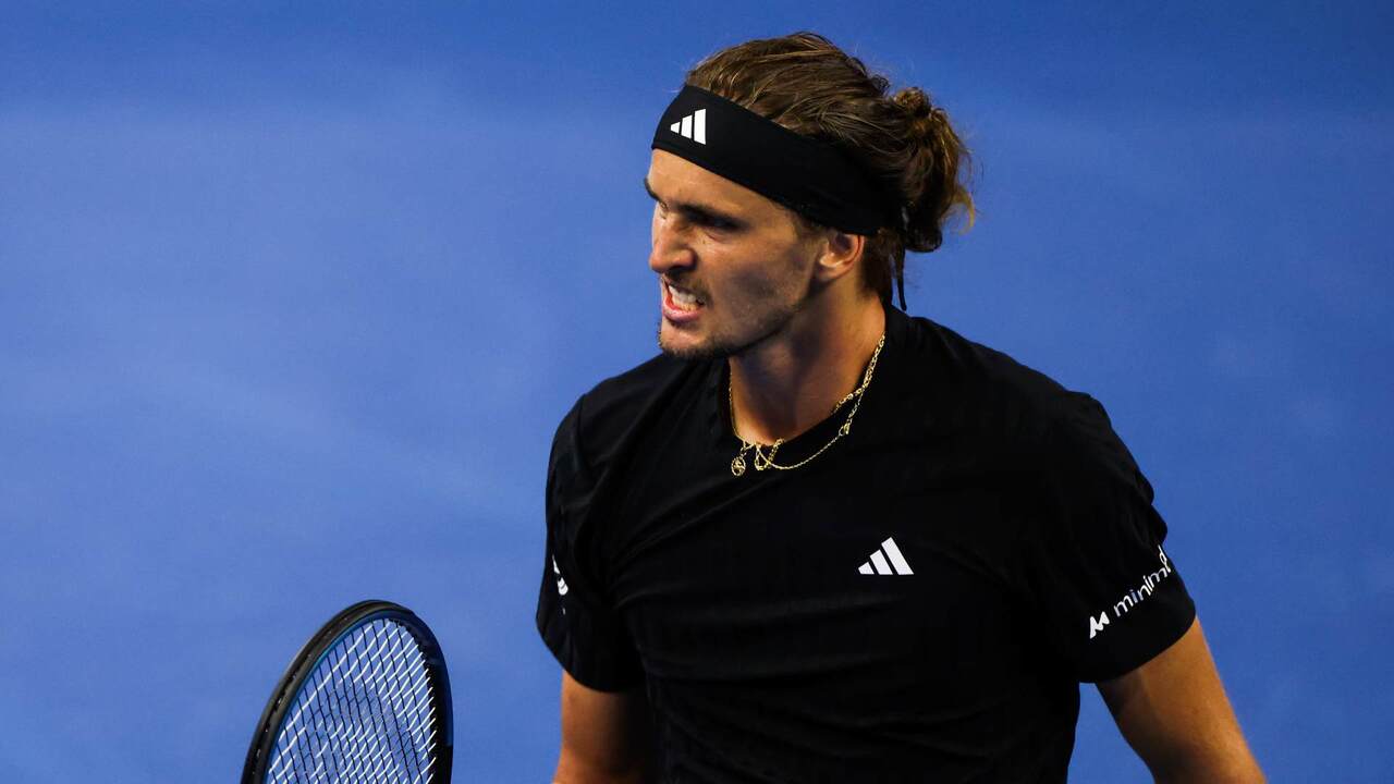 Hot Shot: Zverev dismisses Medvedev's pass in style in Beijing 2025 