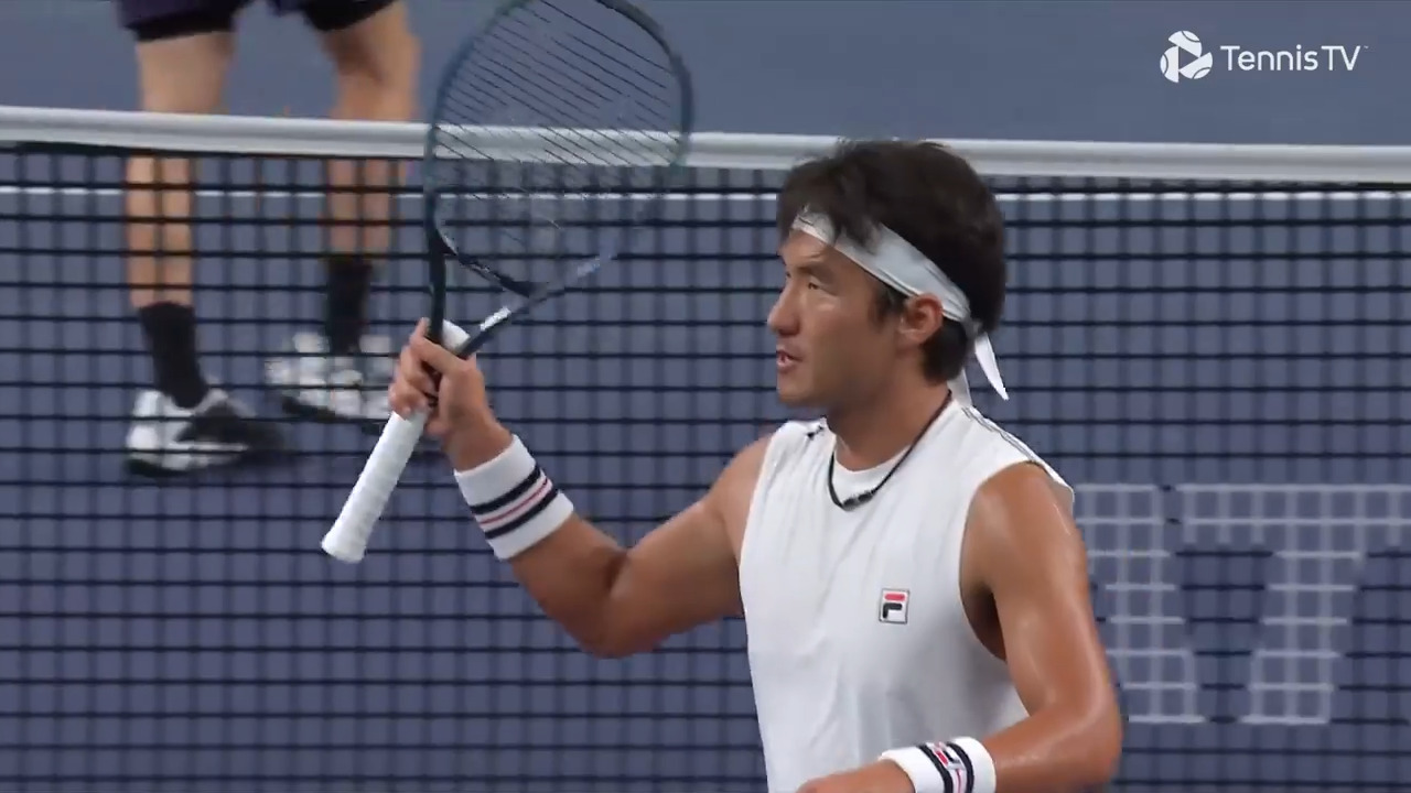 Hot Shot: Bu has the Shanghai 2025 crowd on its feet with insane reflexes 