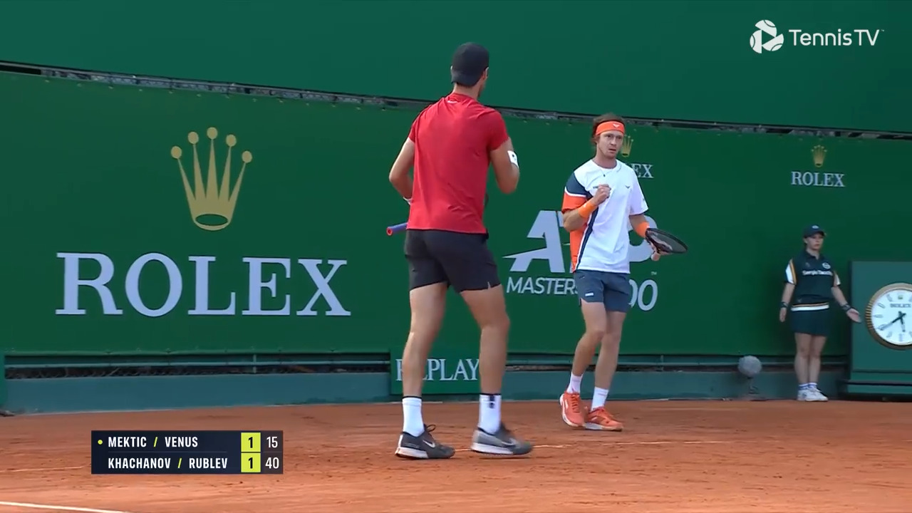 Hot Shot: Rublev sale de problemas con un gran globo en Montecarlo