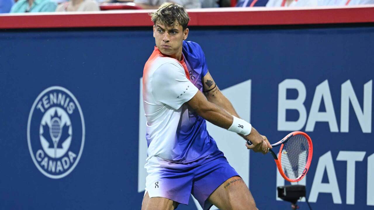 Hot Shot: Cobolli's 'magnificent' open-stance backhand in Montreal