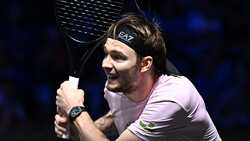 Hot Shot: Bublik sends Auger-Aliassime chasing with sublime lob in Paris 2025