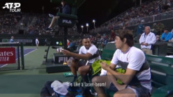 Kyrgios: “No Puedo Sacar Ahora, Pero Resto Como Novak”