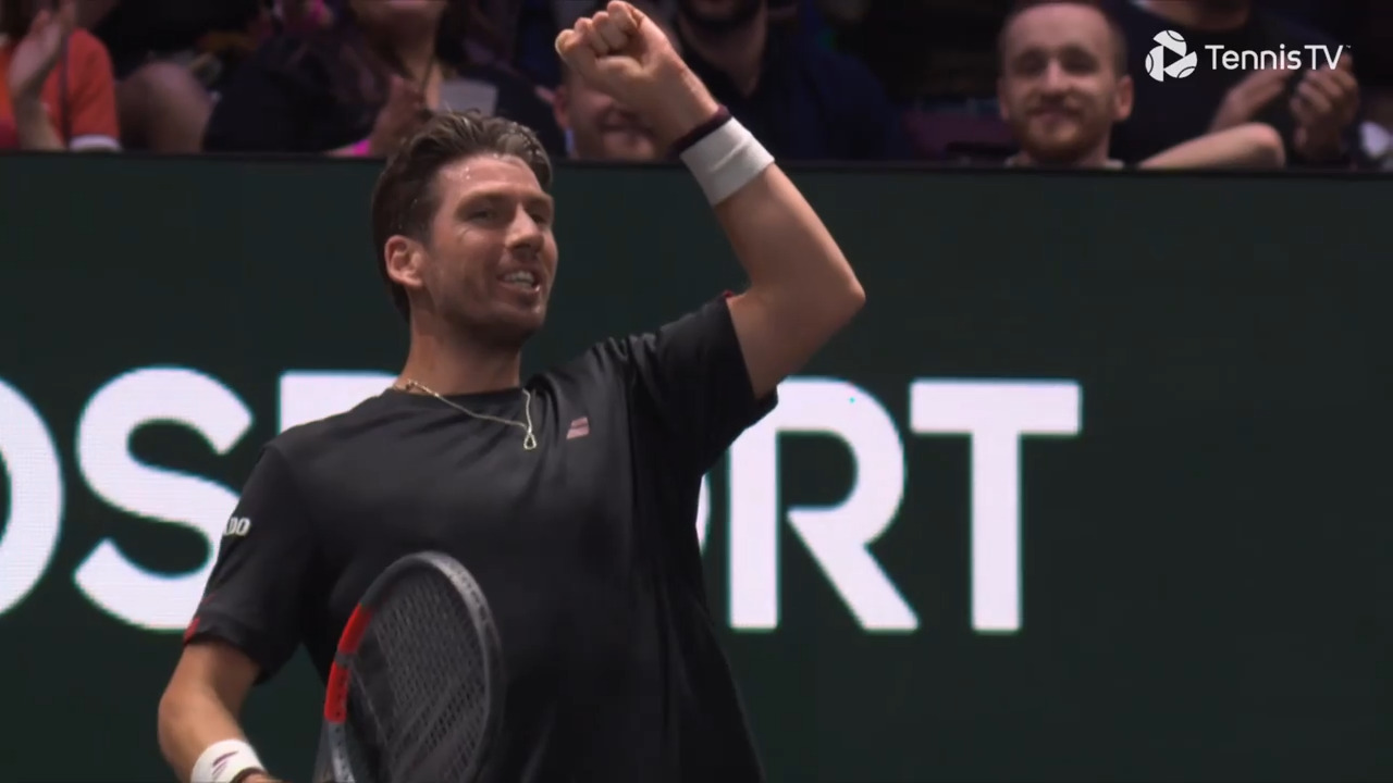 Hot Shot: Unbelievable! Norrie lunges into wicked winner vs. Alcaraz in Paris 2025 