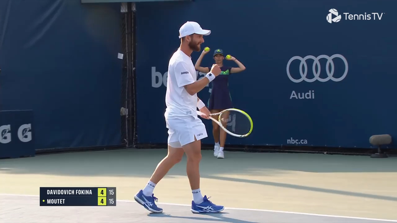 Hot Shot: Moutet hace magia con un smash de reves en Toronto 2025