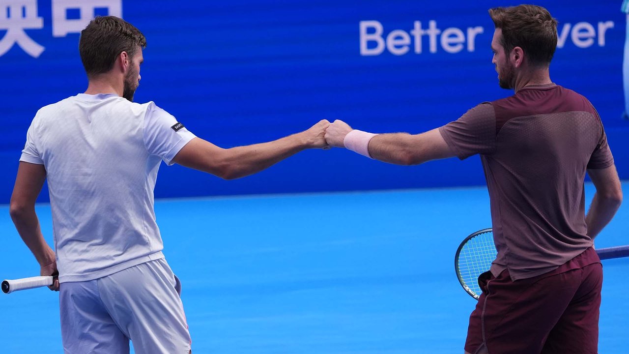 Hot Shot: Rapid reactions, frame action and a Krajicek putaway in Tokyo 2026 doubles final!